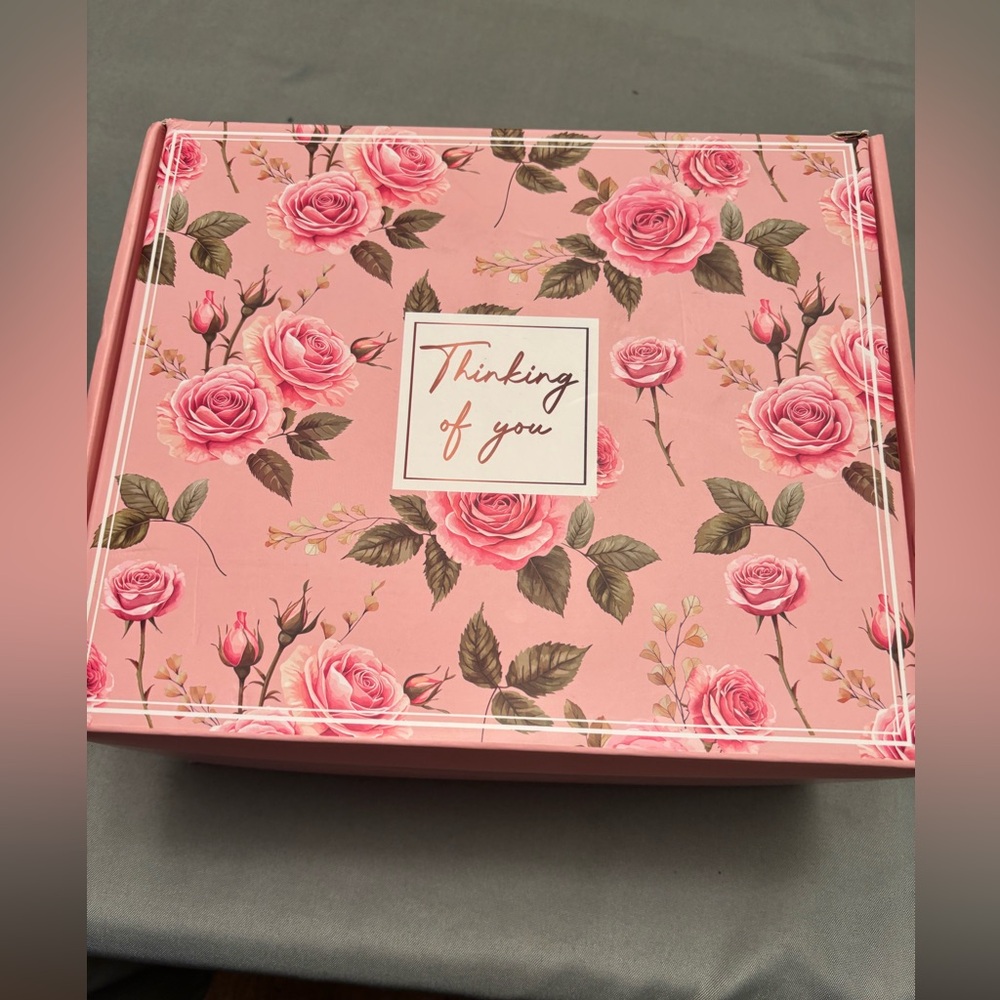 PERFECT BOX Thinking of You Pink Floral Rose Scent
All Occassion’s